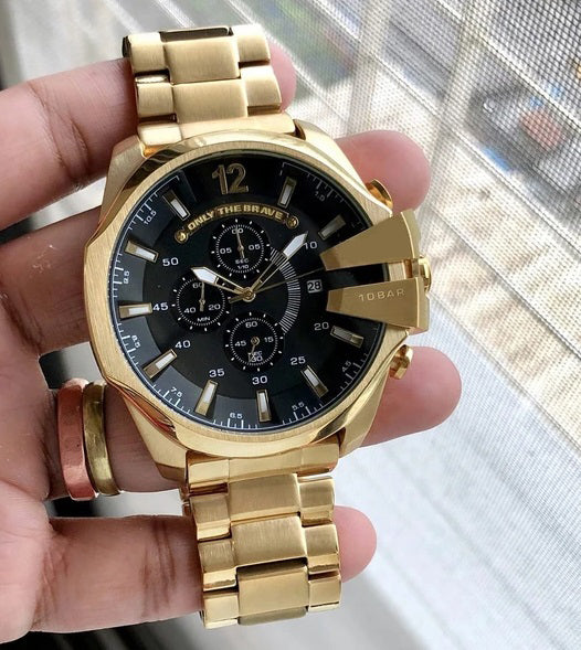 Latest Men Golden Case Black Dial Watch